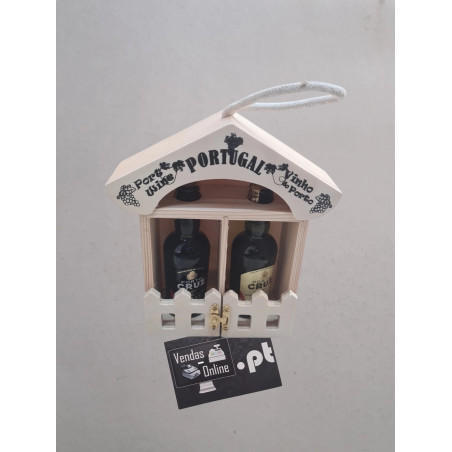 2 Miniaturas de Garrafas de vinho Porto Cruz com 50ml