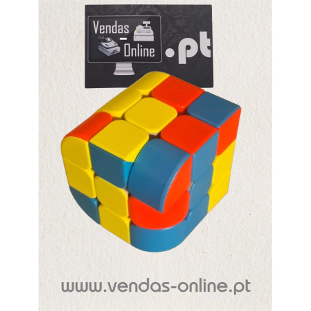 Triedral Penrose Cube